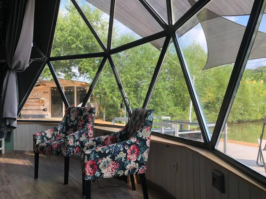 Domeglamping At Fishinglake Ságvár المظهر الخارجي الصورة